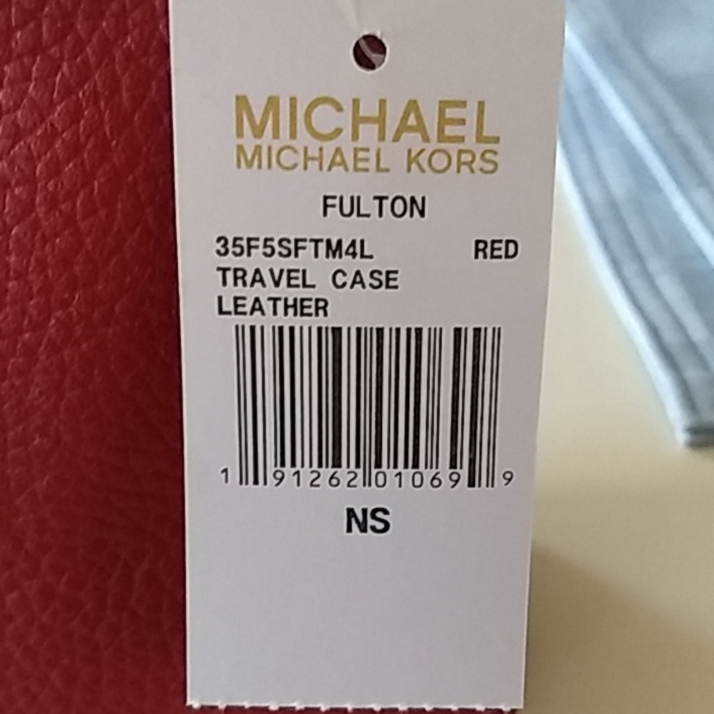 Michael Kors travel case. Brand new. Red leather - Picture 4 of 5